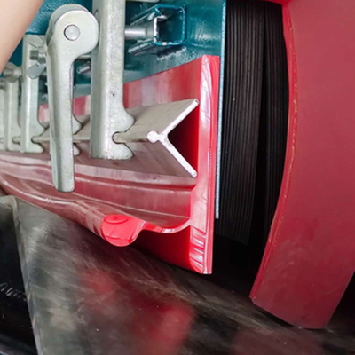 K Ultra Dual Seal Skirt Board تنورة مزدوجة الشفة من المطاط من مادة البولي يوريثين